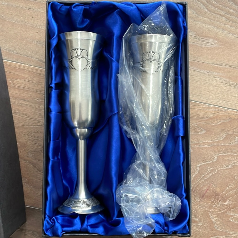 Mullingar Pewter Claddagh Champagne Flute Set NWOT in original Box